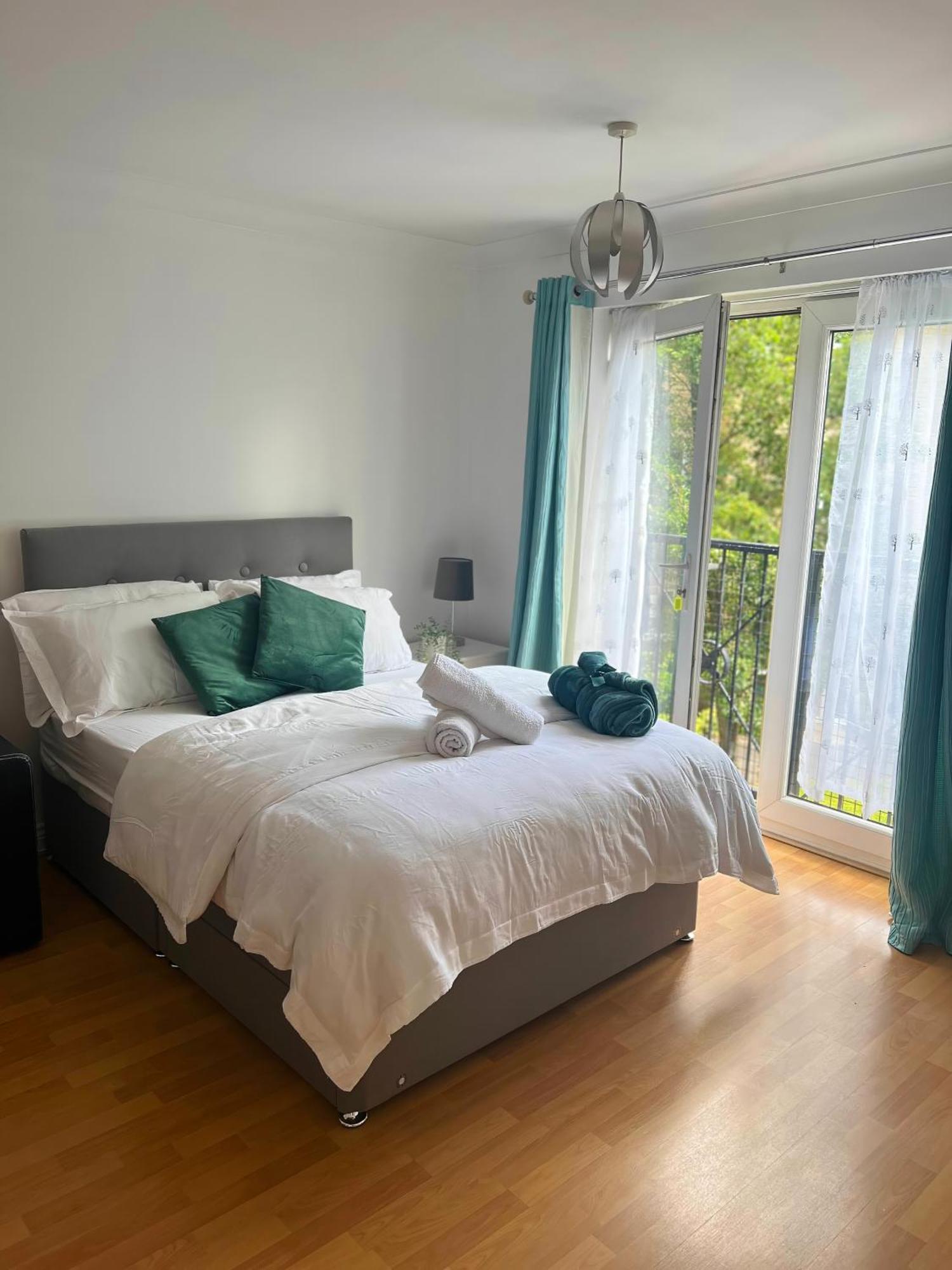 Luxury Rooms And An En-Suite Room With Free Wi-Fi Clarendon Way كول شيستر المظهر الخارجي الصورة