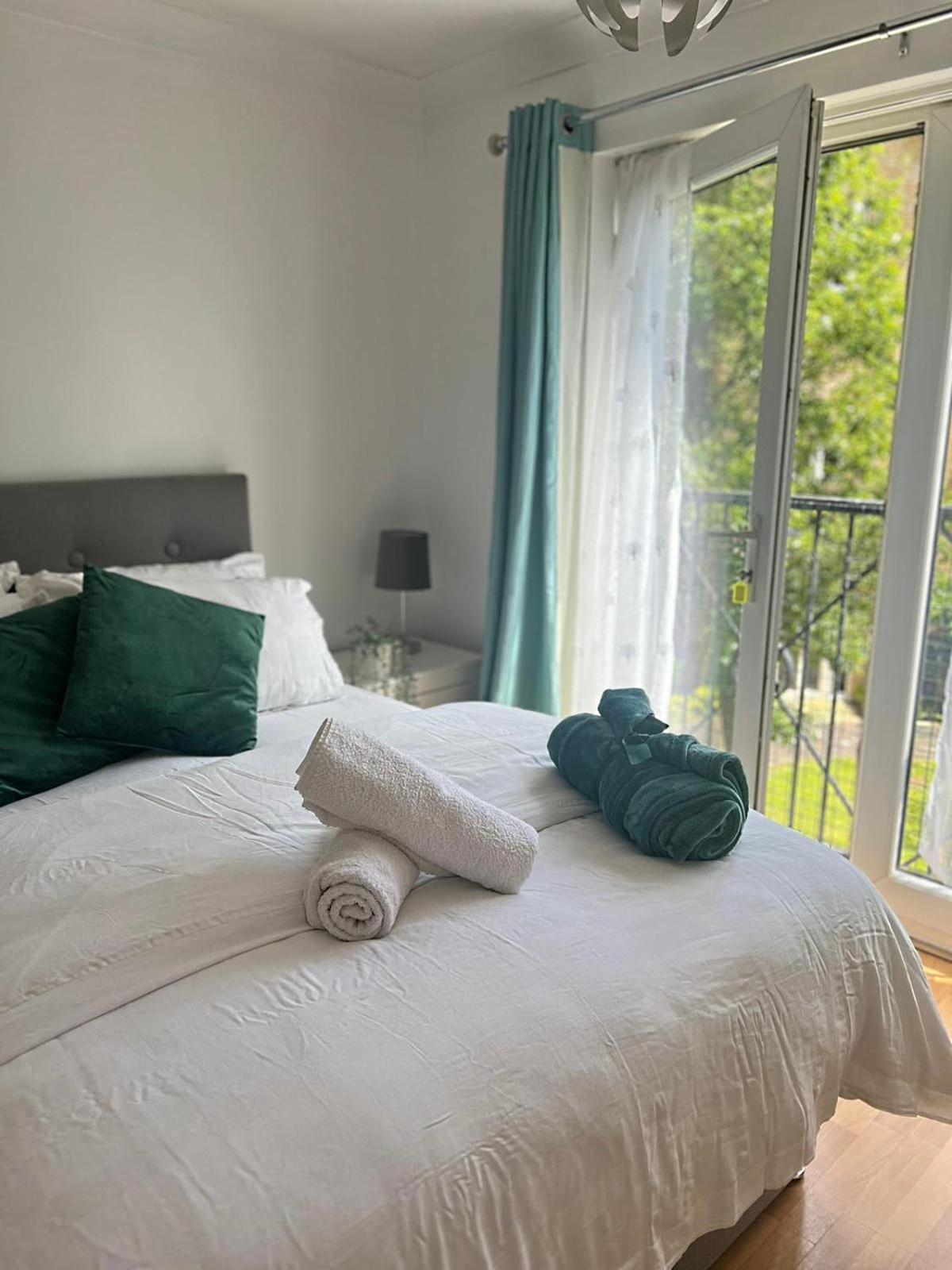 Luxury Rooms And An En-Suite Room With Free Wi-Fi Clarendon Way كول شيستر المظهر الخارجي الصورة
