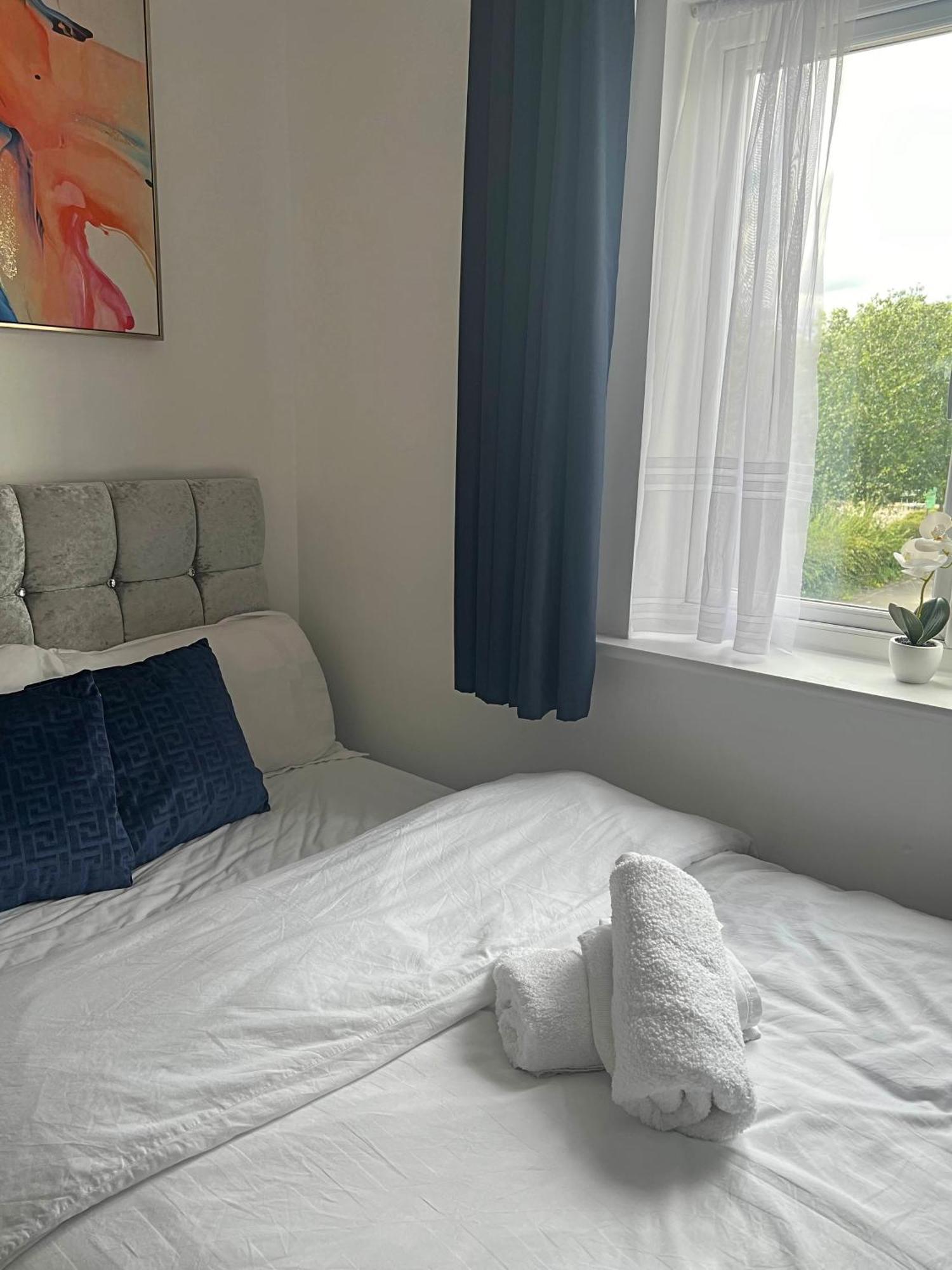 Luxury Rooms And An En-Suite Room With Free Wi-Fi Clarendon Way كول شيستر المظهر الخارجي الصورة