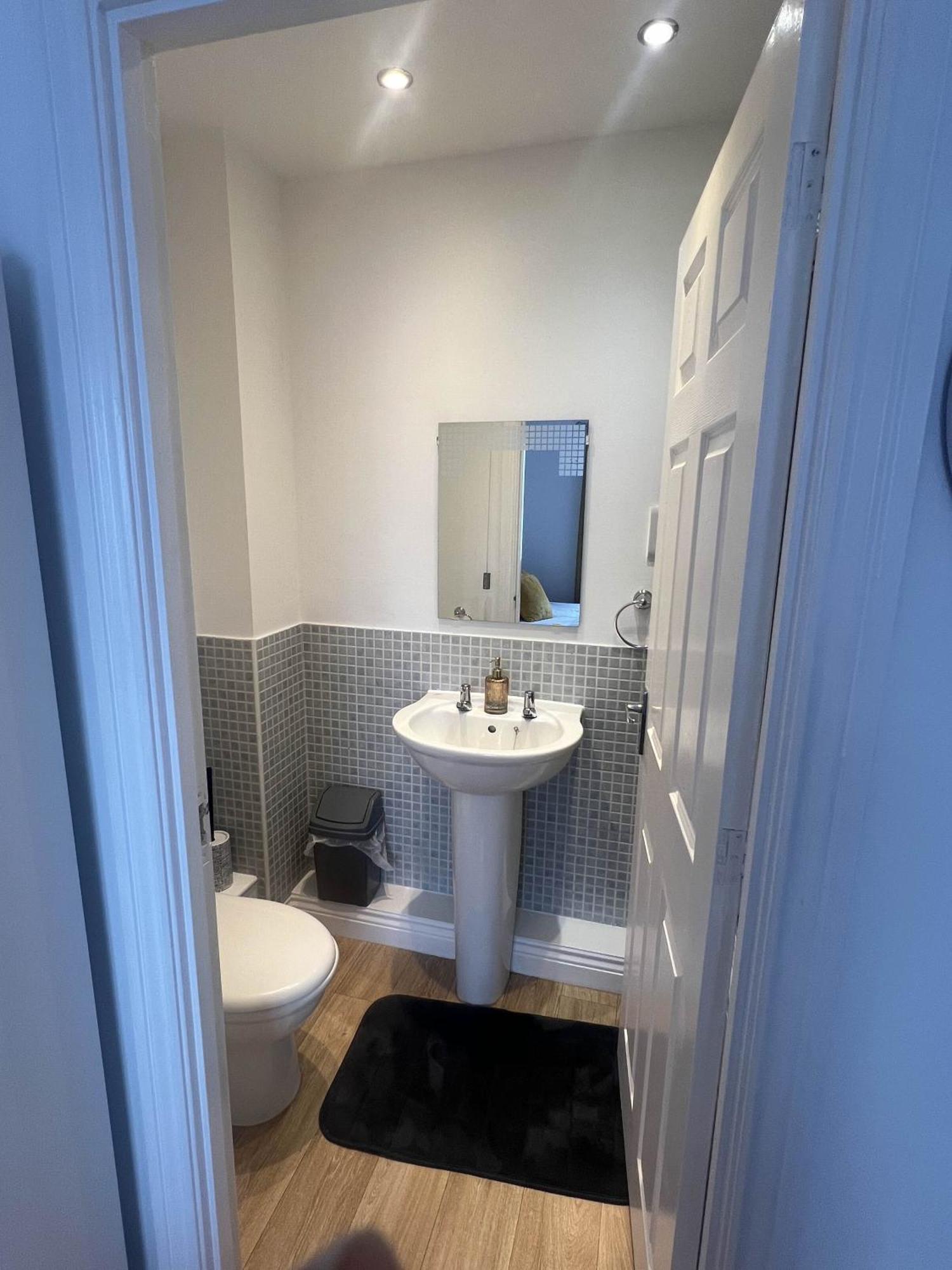 Luxury Rooms And An En-Suite Room With Free Wi-Fi Clarendon Way كول شيستر المظهر الخارجي الصورة
